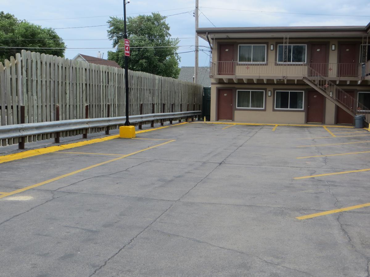 Carter Lake Deluxe Inn/Extended Stay - Council Bluffs المظهر الخارجي الصورة