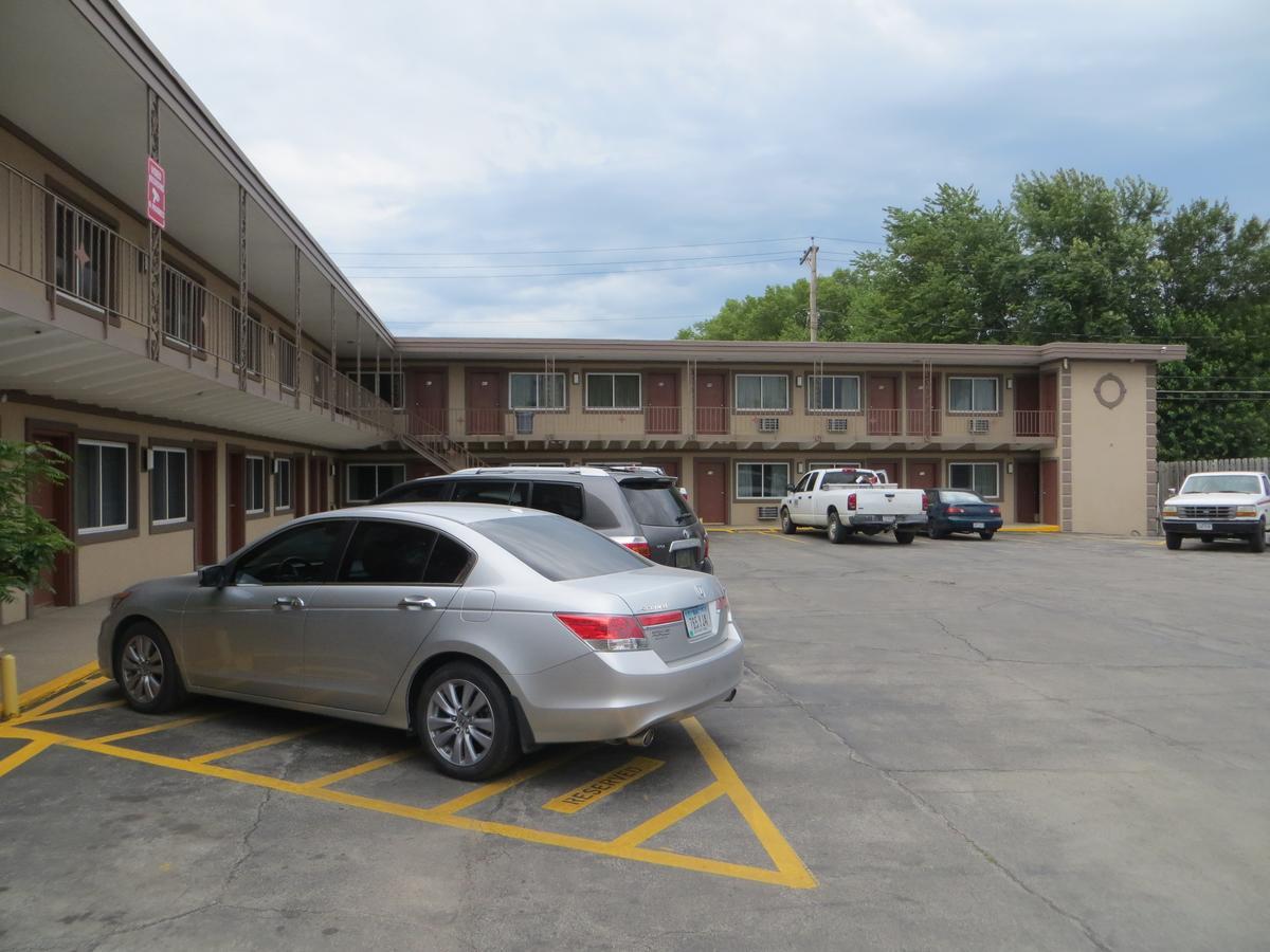 Carter Lake Deluxe Inn/Extended Stay - Council Bluffs المظهر الخارجي الصورة